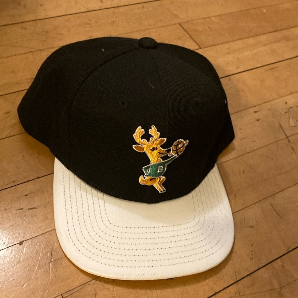 Brand new Mitchell & Ness Bucks cap featuring Bango